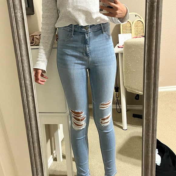 Hollister Blue Skinny Jeans Classic Denim Style - Picture 3 of 6
